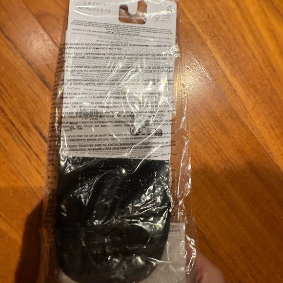 ALO Yoga Black Barre Socks - Picture 3 of 7